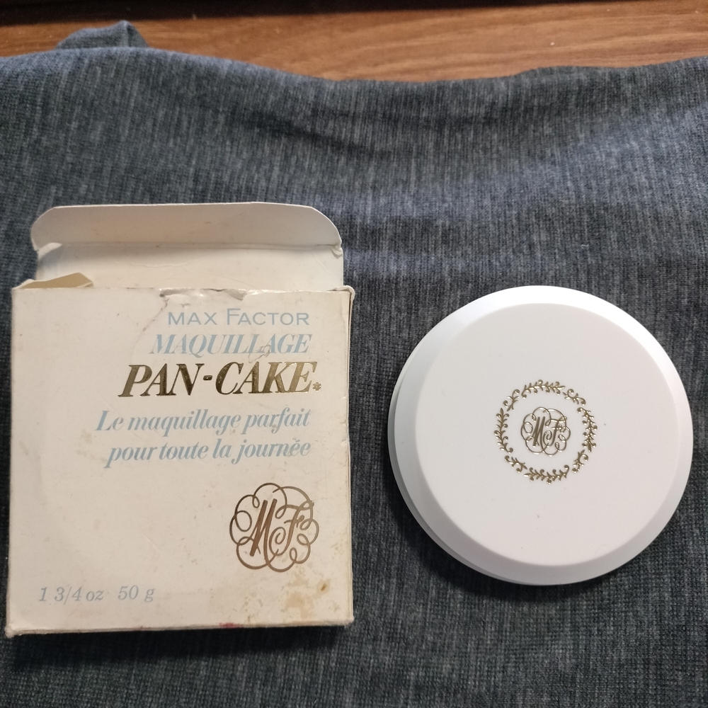 Max Factor Pan-Cake Makeup Vintage Natural #2